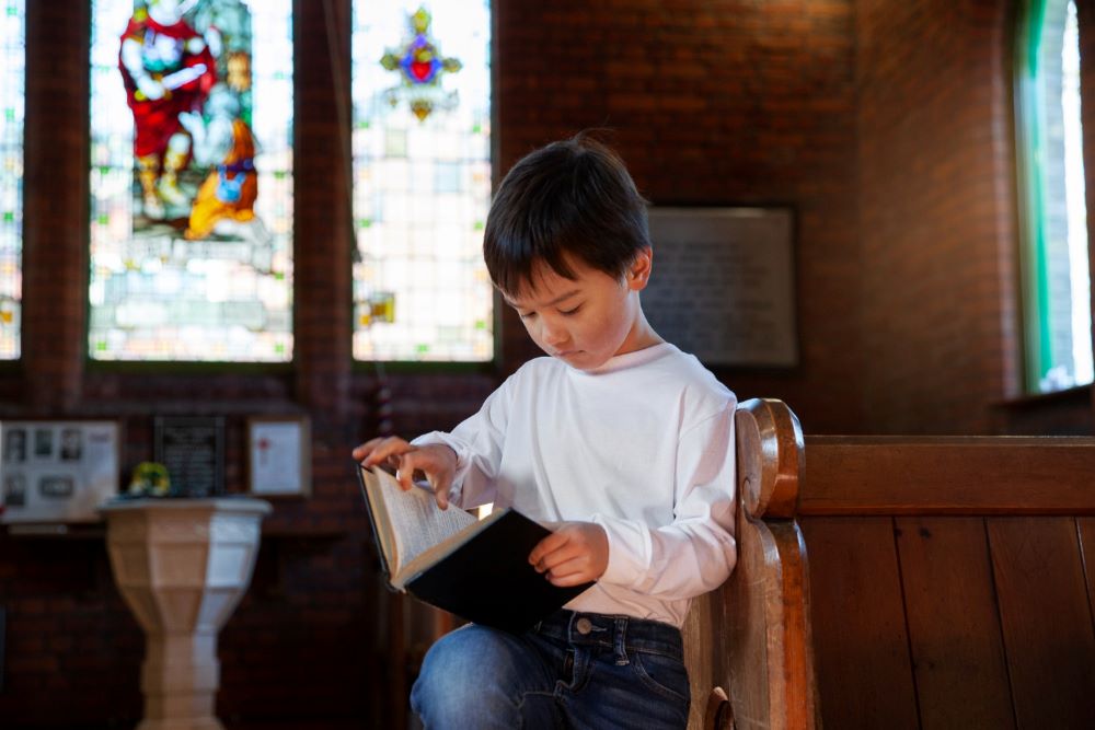 Read more about the article The Power of Faith: Lessons Kids Can Learn from Bible Stories